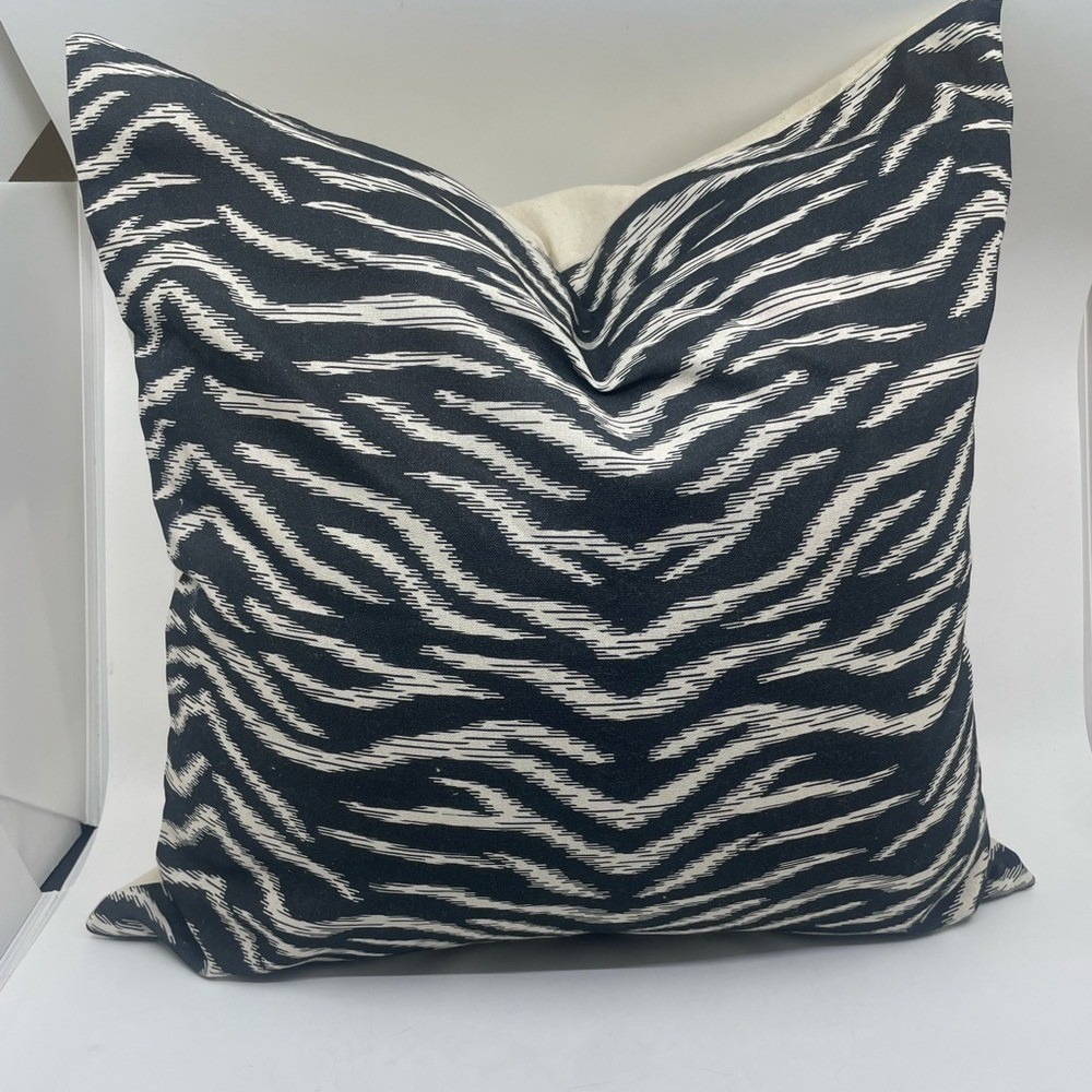 black and white Tiger Print Pillow Cover never used